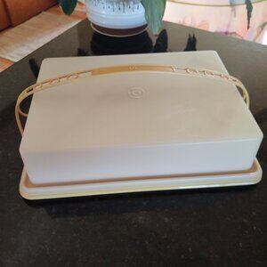 HARVEST GOLD TUPPERWARE SHEET CAKE KEEPER CARRIER 3 PIECE SET